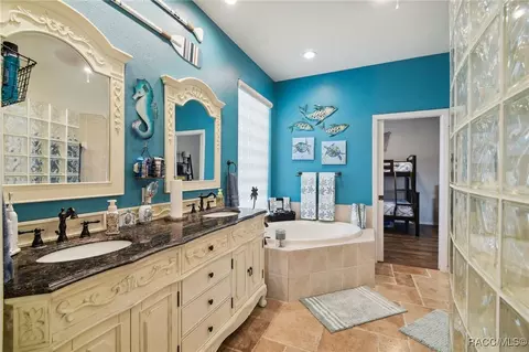 Bath - 140 W Doerr Path, Hernando, FL 34442 photo 7 of 7