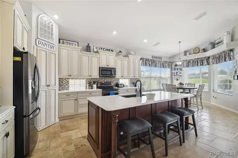 Kitchen - 140 W Doerr Path, Hernando, FL 34442 photo 1 of 11