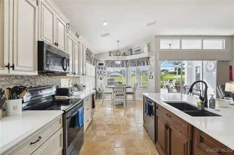 Kitchen - 140 W Doerr Path, Hernando, FL 34442 photo 6 of 11
