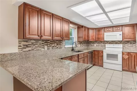 5579 E Arthur St, Inverness, FL 34452 photo 2