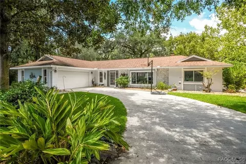 11815 W Waterway Dr, Homosassa, FL 34448