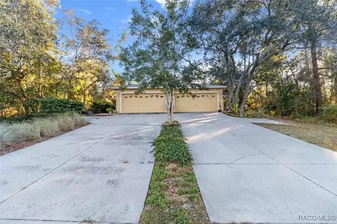 5350 W Oak Park Blvd, Homosassa, FL 34446
