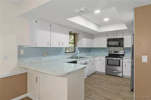 Kitchen - 5992 E Devon Ln, Inverness, FL 34452 photo 2 of 4