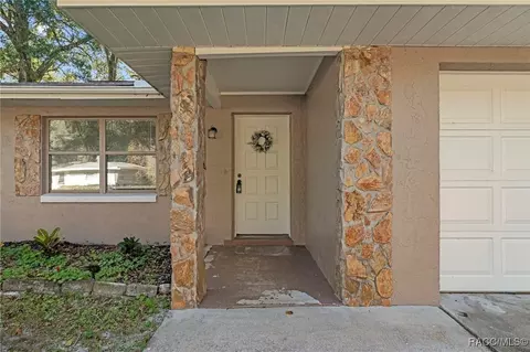 Exterior - 5992 E Devon Ln, Inverness, FL 34452 photo 2 of 10