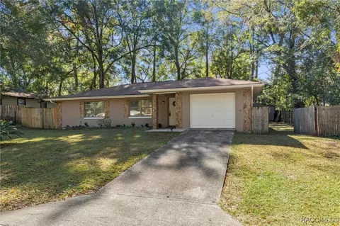 Exterior - 5992 E Devon Ln, Inverness, FL 34452 photo 10 of 10