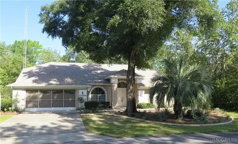 8 Milbark Ct S, Homosassa, FL 34446
