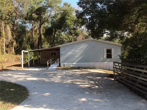 8261 S Bedford Rd, Floral City, FL 34436