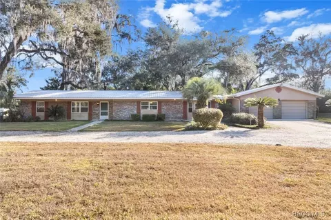 9181 S Mountain Lake Ave, Floral City, FL 34436