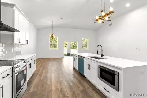 18384 Macek Rd, Weeki Wachee, FL 34614 photo 7