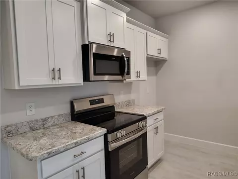 Kitchen - 211 Bittern Loop, Inverness, FL 34453 photo 1 of 4