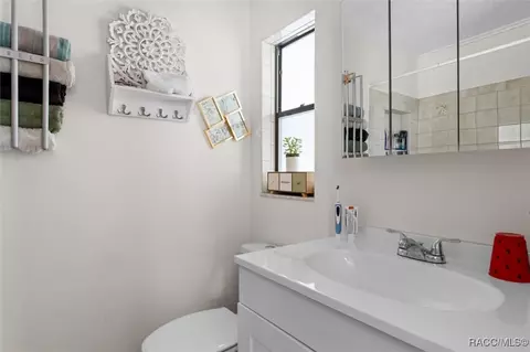 Bath - 3948 E Delight St, Hernando, FL 34442 photo 3 of 4