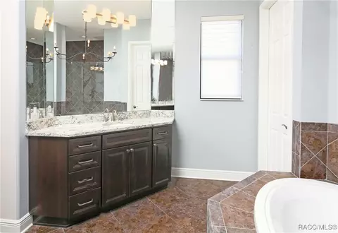Bath - 1225 W Labrador Ct, Hernando, FL 34442 photo 3 of 5
