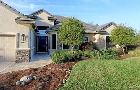 Exterior - 1225 W Labrador Ct, Hernando, FL 34442 photo 2 of 11