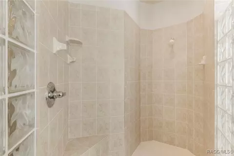 Bath - 1370 W Diamond Shore Loop, Hernando, FL 34442 photo 2 of 4