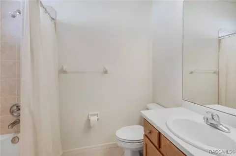 Bath - 1370 W Diamond Shore Loop, Hernando, FL 34442 photo 3 of 4