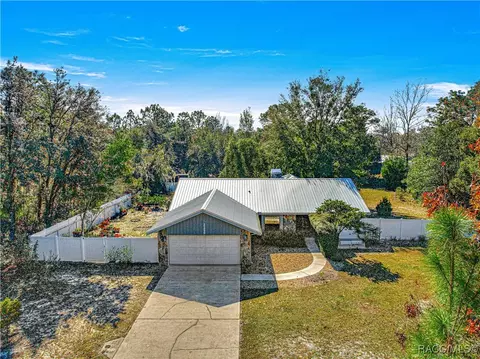 2250 W Middle Ln, Lecanto, FL 34461