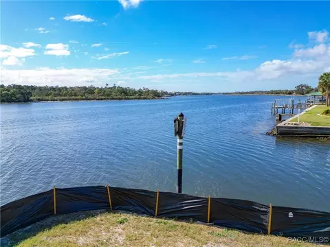 1300 NW 19th Ct, Crystal River, FL 34428