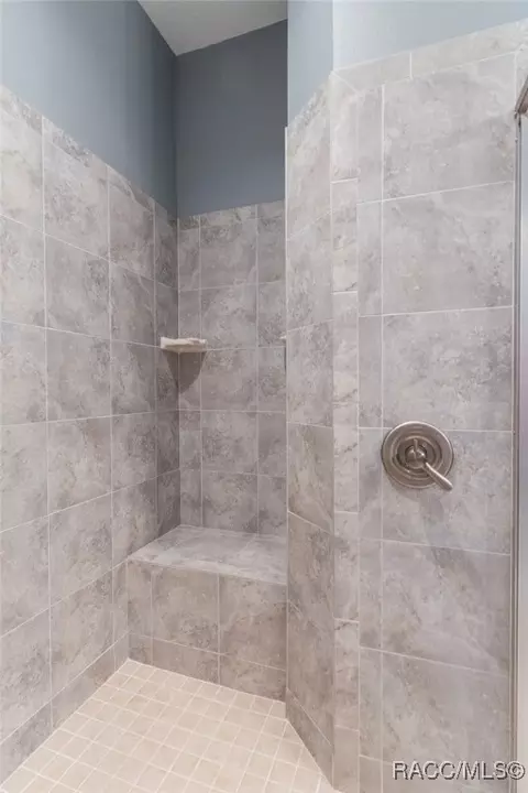 Bath - 1192 W Beagle Run Loop, Hernando, FL 34442 photo 6 of 8