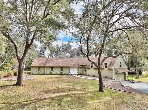11 Byrsonima Ct, Homosassa, FL 34446