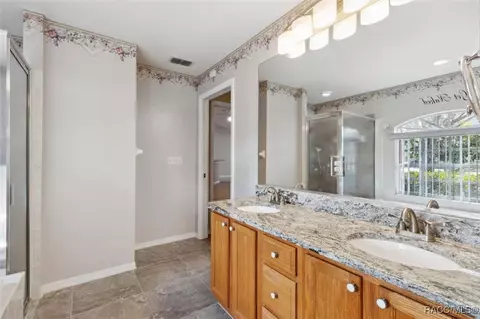 Bath - 1751 E Tradewind Dr, Hernando, FL 34442 photo 4 of 7