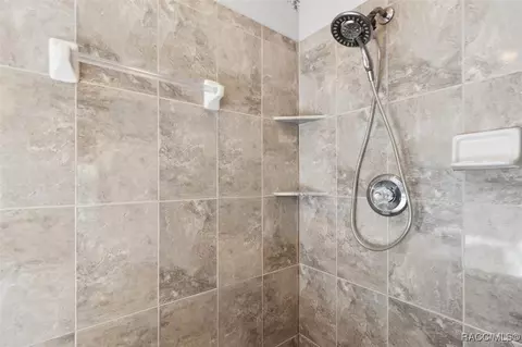 Bath - 1751 E Tradewind Dr, Hernando, FL 34442 photo 6 of 7