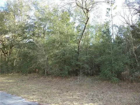 2690 W April Ln, Citrus Springs, FL 34654
