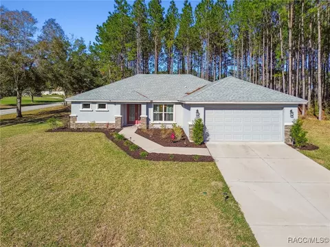 Exterior - 65 E Boston St, Hernando, FL 34442 photo 14 of 20