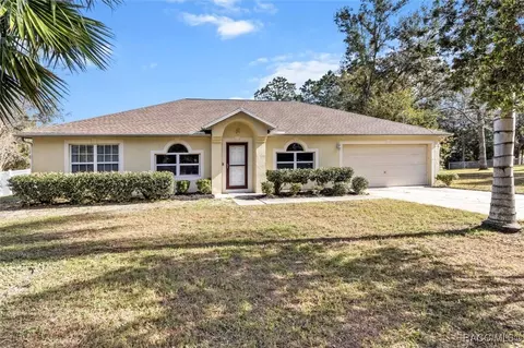 8395 N Triana Dr, Citrus Springs, FL 34434