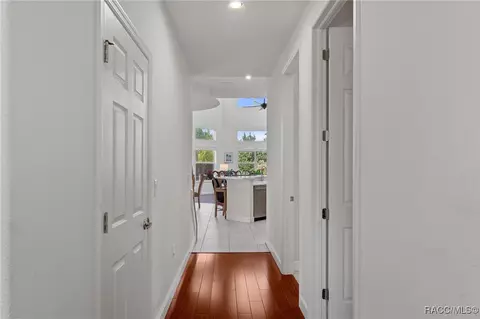 Entry Way - 977 W Rollingwood Ct, Hernando, FL 34442 photo 4 of 6
