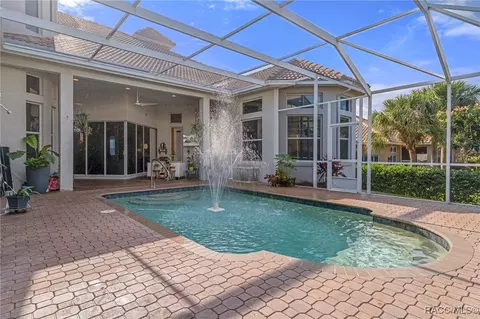 Exterior - 977 W Rollingwood Ct, Hernando, FL 34442 photo 8 of 11