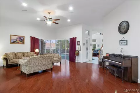 Living - 977 W Rollingwood Ct, Hernando, FL 34442 photo 1 of 5