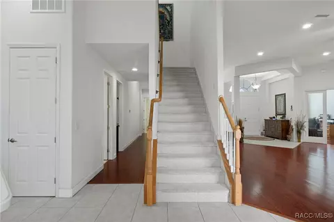Entry Way - 977 W Rollingwood Ct, Hernando, FL 34442 photo 5 of 6
