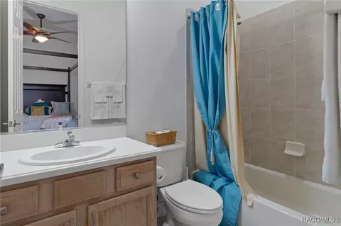 Bath - 977 W Rollingwood Ct, Hernando, FL 34442 photo 9 of 11