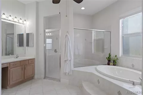 Bath - 977 W Rollingwood Ct, Hernando, FL 34442 photo 1 of 11