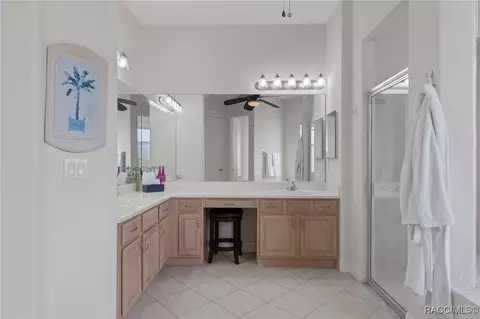 Bath - 977 W Rollingwood Ct, Hernando, FL 34442 photo 2 of 11