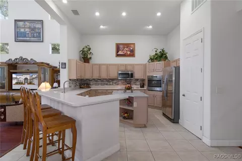 Kitchen - 977 W Rollingwood Ct, Hernando, FL 34442 photo 2 of 5