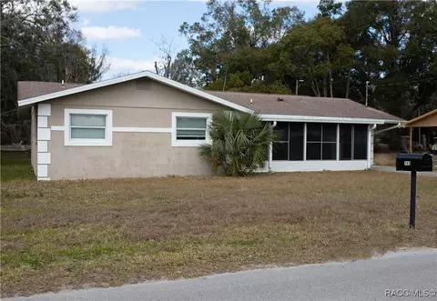 745 NE 5th Ter, Crystal River, FL 34428