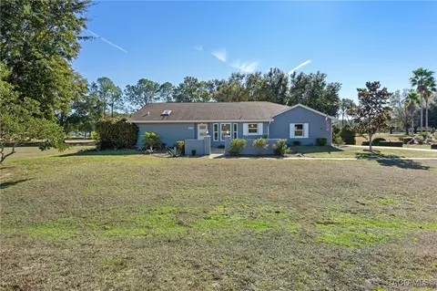 Exterior - 100 E Cumberland Ct, Hernando, FL 34442 photo 2 of 10