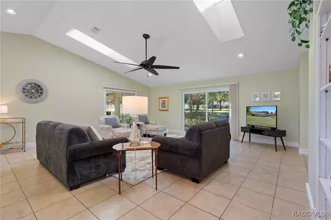 Living - 100 E Cumberland Ct, Hernando, FL 34442 photo 4 of 4