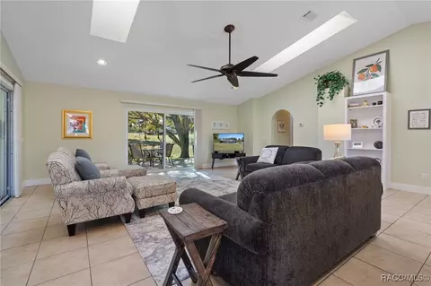 Living - 100 E Cumberland Ct, Hernando, FL 34442 photo 1 of 4