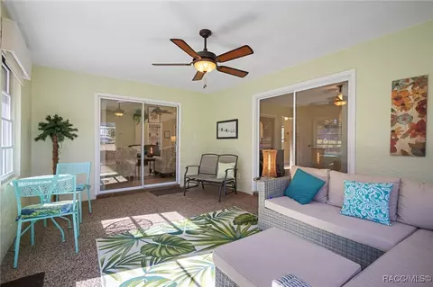 Exterior - 100 E Cumberland Ct, Hernando, FL 34442 photo 6 of 10