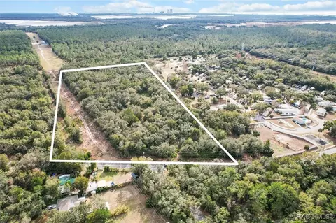 14420 W River Rd, Inglis, FL 34449