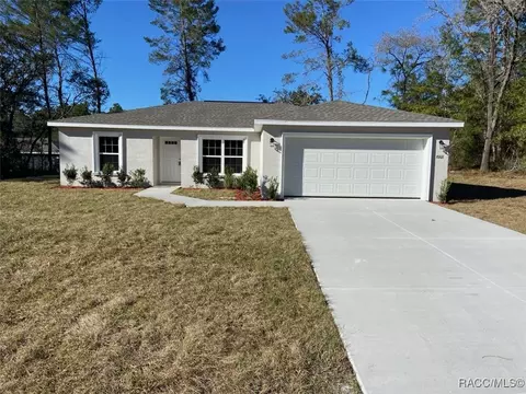 8168 N Maltese Dr, Dunnellon, FL 34433