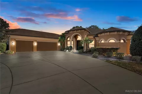 72 Woodfield Cir, Homosassa, FL 34446