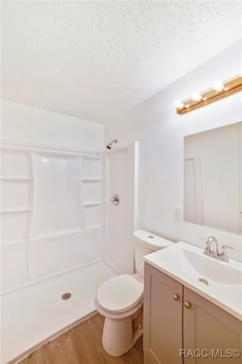 Bath - 1474 Coble Rd, Spring Hill, FL 34608 photo 1 of 4
