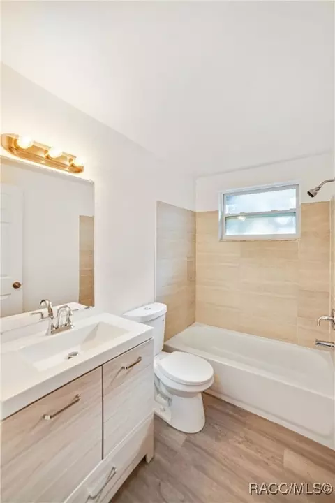 Bath - 1474 Coble Rd, Spring Hill, FL 34608 photo 4 of 4