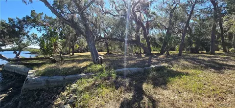 17 N 19 N Spangler Loop, Crystal River, FL 34429 photo 5