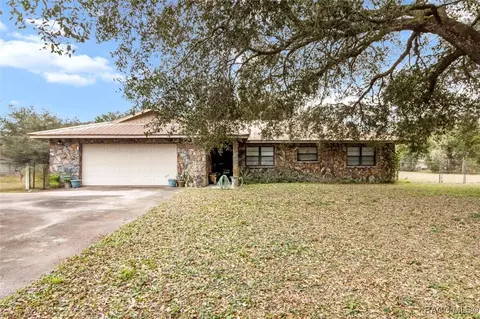 10515 N Burgundy Pt, Dunnellon, FL 34433