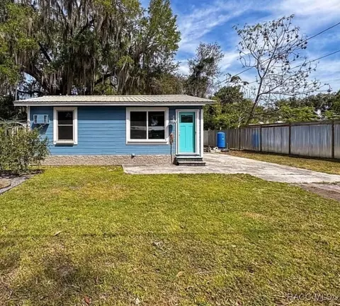 888 County Road 482a Rd, Lake Panasoffkee, FL 33538