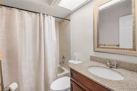Bath - 95 E Hartford St #7A, Hernando, FL 34442 photo 1 of 2